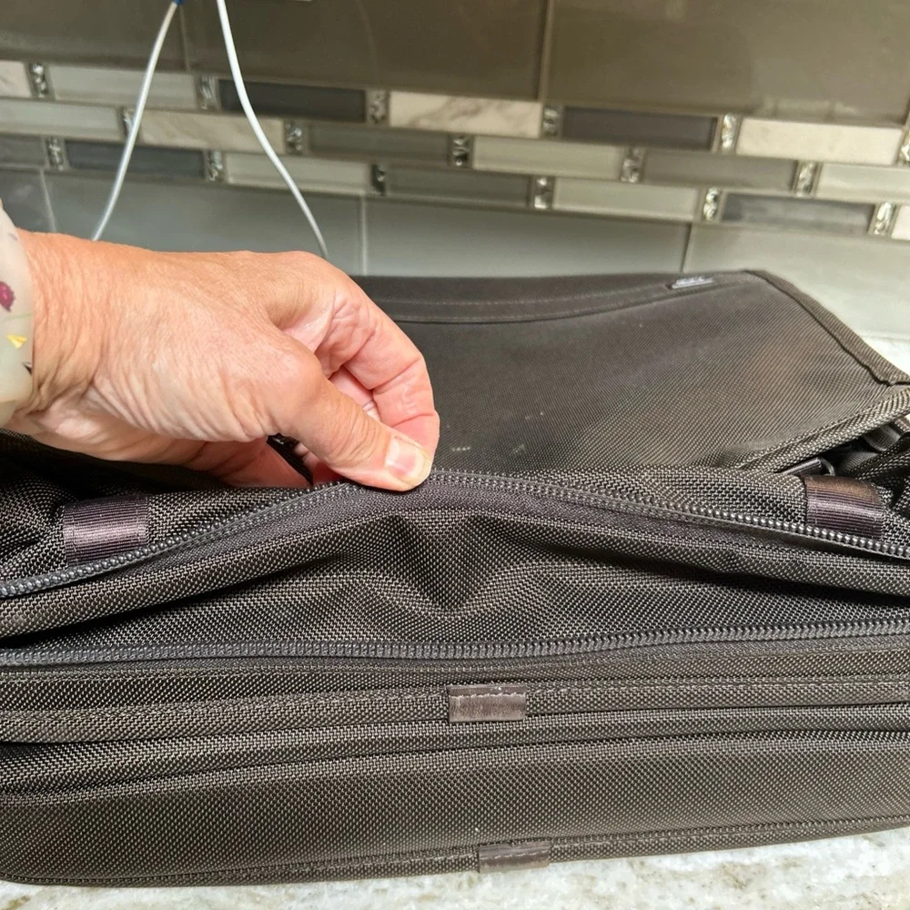 TUMI BALISTIC TRAVEL WORK DOUBLE COMPARTMENT PADDED LAPTOP BRIEFCASE SCHOOL